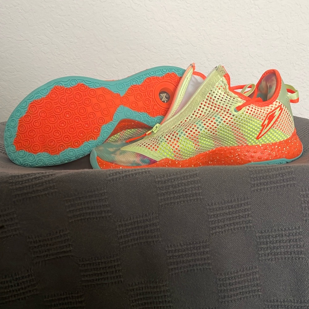 Nike Men’s Gatorade 10